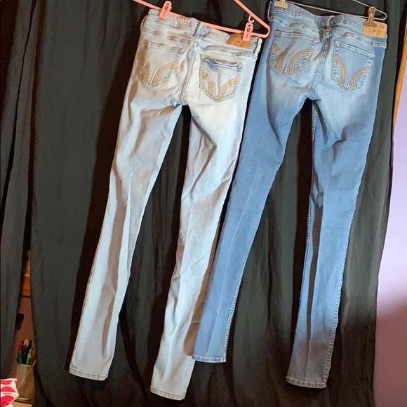 2 pairs of Hollister skinny jeans - Picture 6 of 6